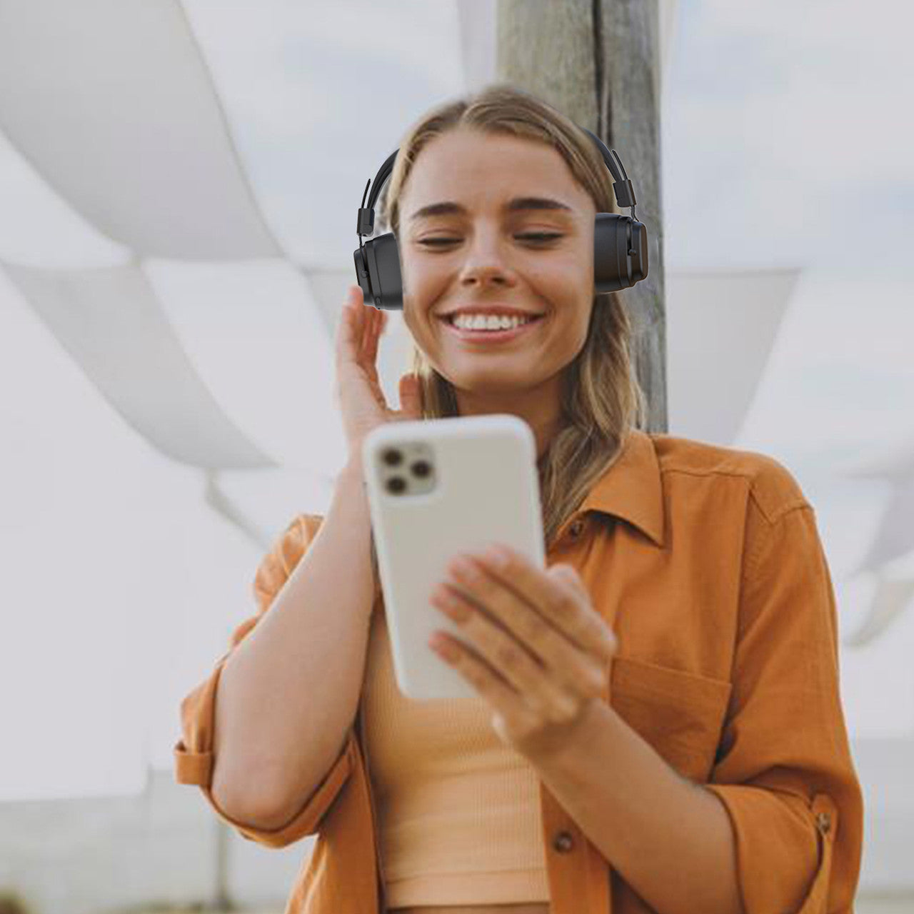 Soundtec by Laser Wireless On-Ear Headphones Black