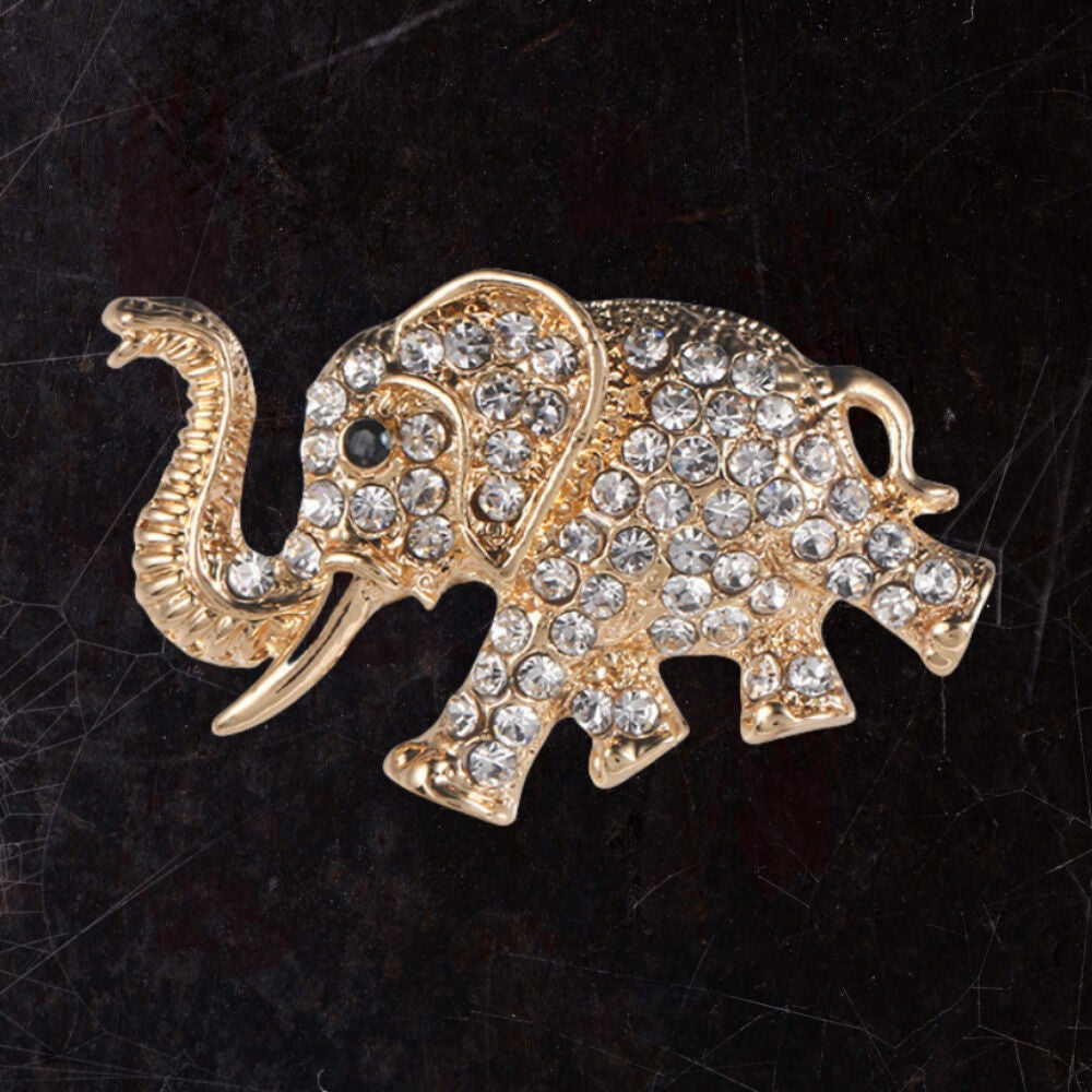 "Crystal Elephant" Elegant Brooch: A 3.6cm Lightweight Silhouette Carrying Auspicious Wisdom, Sparkling Crystals Adorning Daily Wear and Celebratory Elegance
