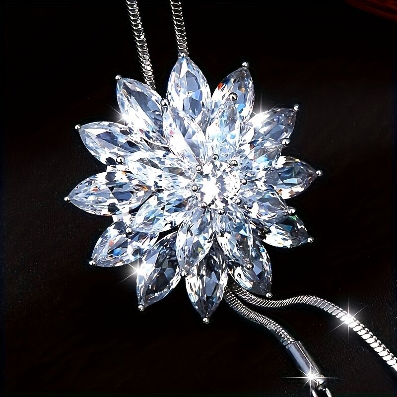 Fashionable and Creative High-End Artificial Crystal Diamond-Inlaid Snowflake New Style Sweater Chain Clothing Pendant(WHITE)