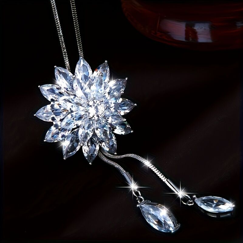 Fashionable and Creative High-End Artificial Crystal Diamond-Inlaid Snowflake New Style Sweater Chain Clothing Pendant(WHITE)