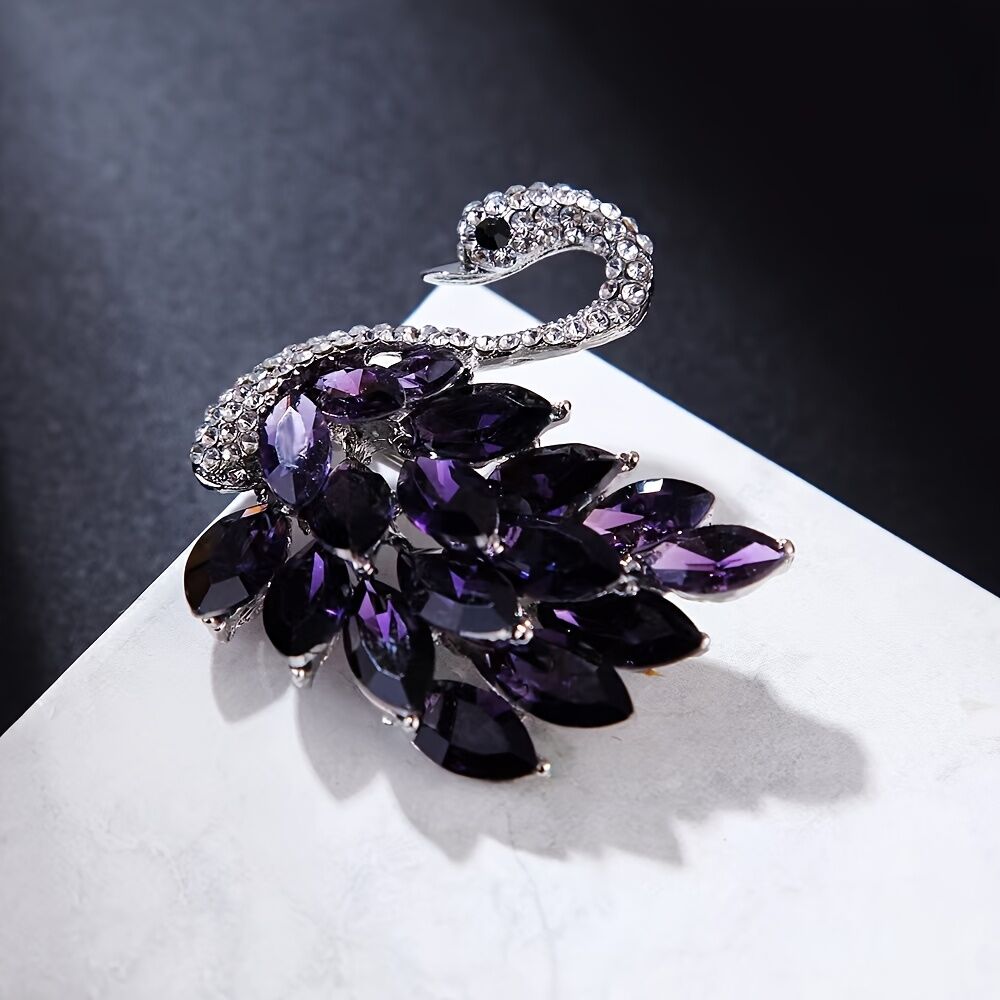 Purple Crystal Swan Brooch with Premium Appeal – Secure Button Pin for Women, Dedicated Elegant Brooch, Stylish High-End Accessory Exquisitely Matched for Suits