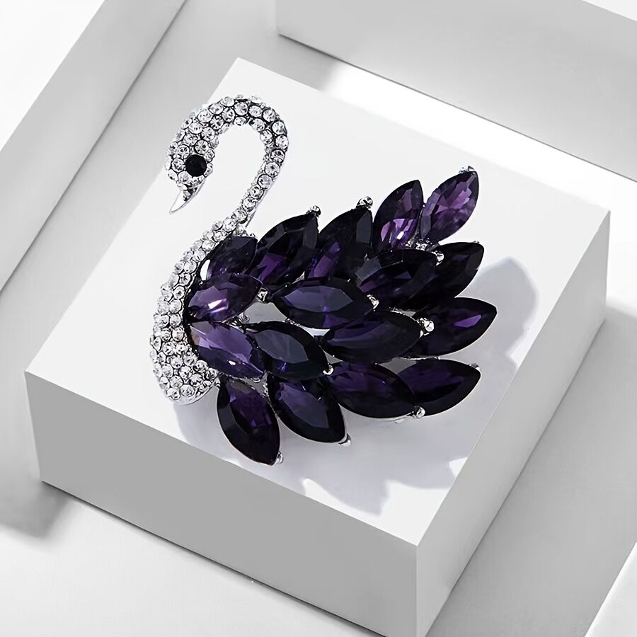Purple Crystal Swan Brooch with Premium Appeal – Secure Button Pin for Women, Dedicated Elegant Brooch, Stylish High-End Accessory Exquisitely Matched for Suits