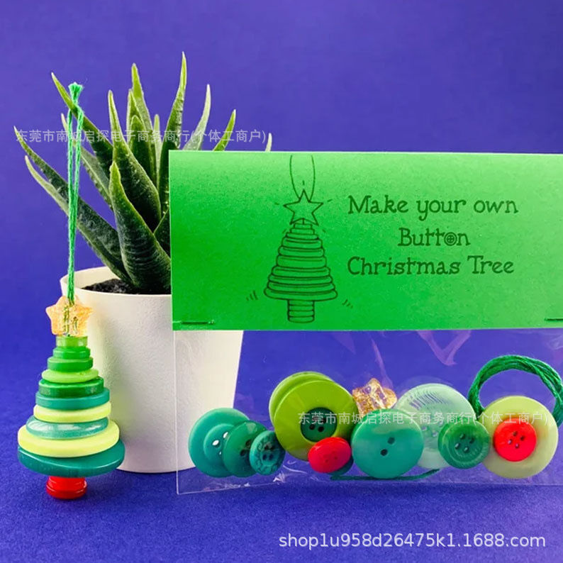 Christmas gift Christmas Button Ornament - Festive Santa Design Craft Kit (green Christmas tree)