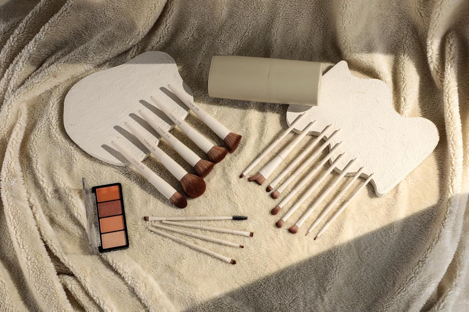 Matte Beige Makeup Brush Set (18-Piece): Professional, Cruelty-Free for Foundation, Blush & Eyeshadow, Ideal for Aussies