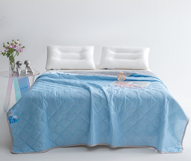 Christmas gifts for loved ones
Aussie Summer Cooling Quilt – 4 Sizes, Breathable, Lightweight & Skin-Friendly for Refreshing Sleep All Season(150cm*200cm)