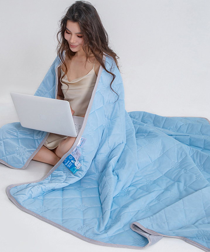 Christmas gifts for loved ones
Aussie Summer Cooling Quilt – 4 Sizes, Breathable, Lightweight & Skin-Friendly for Refreshing Sleep All Season(180cm*200cm)