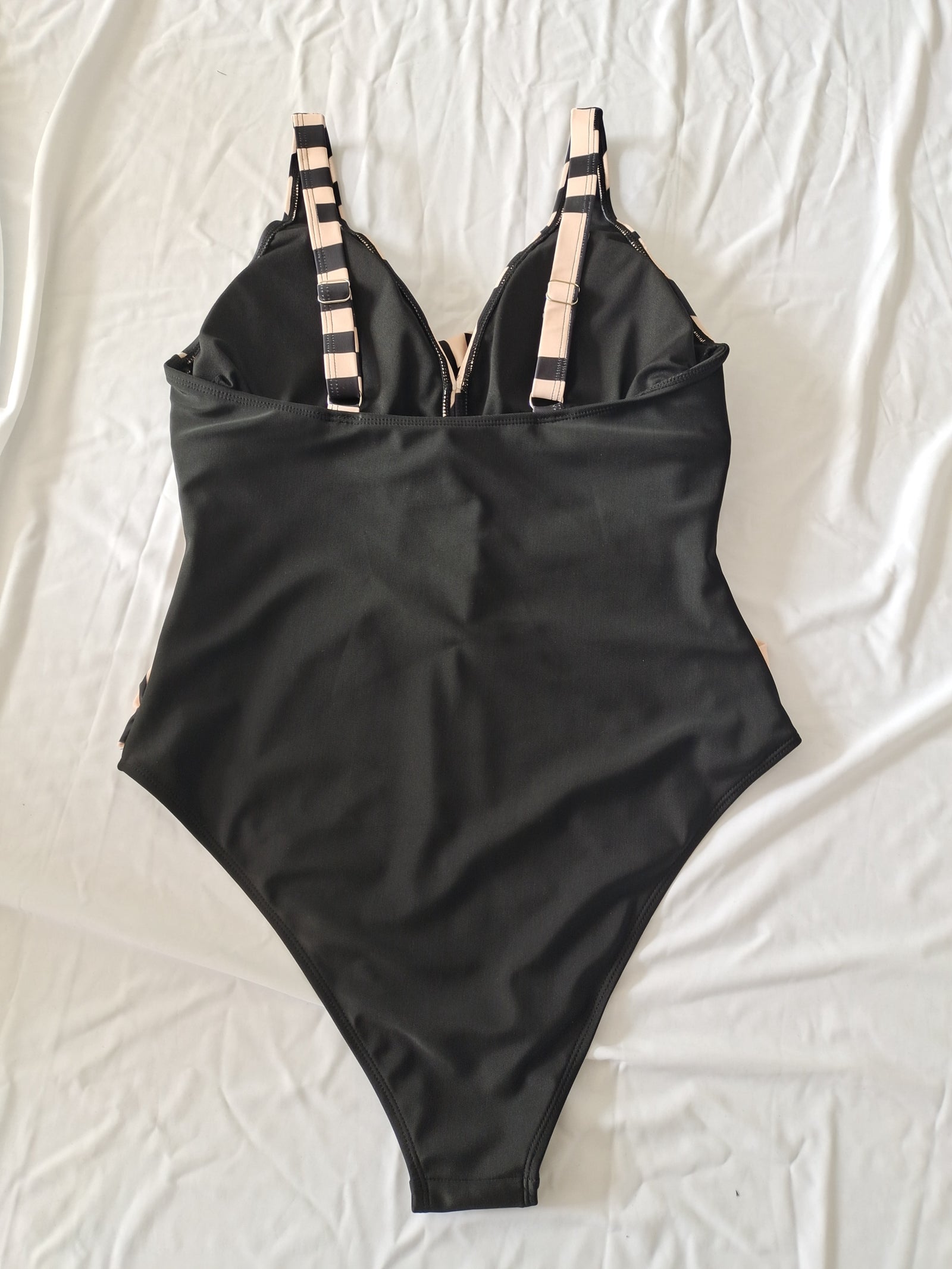 Plus Size One-Piece Deep V-Neck Swimsuit with Waist Tie Design Size 0XL