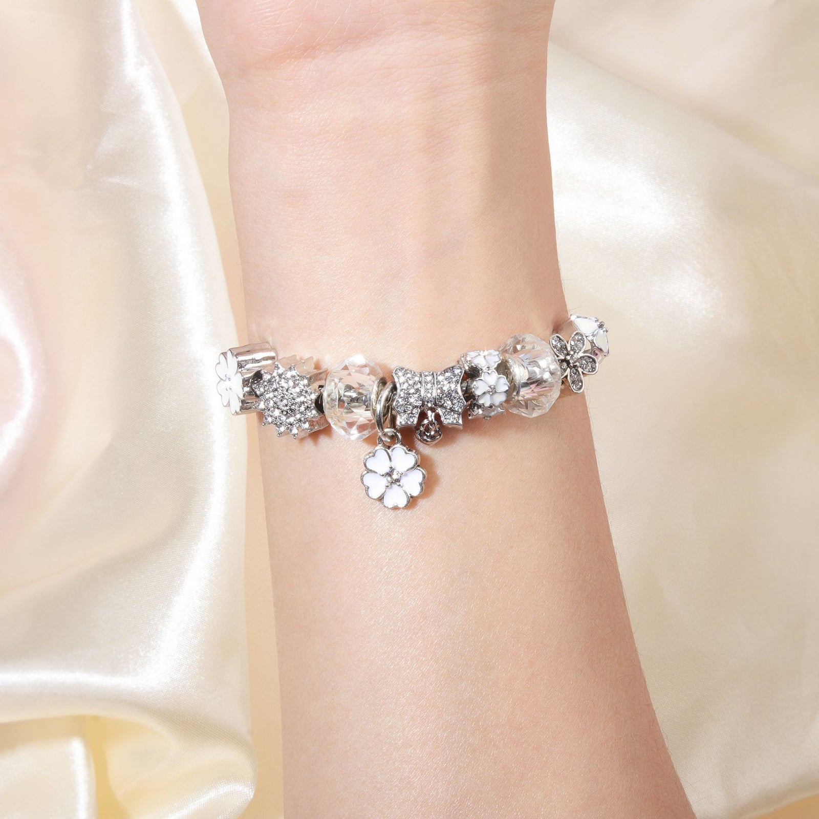 Alloy Bracelet with Rhinestone, Glass Beads & White Magnolia Pendant(17cm)