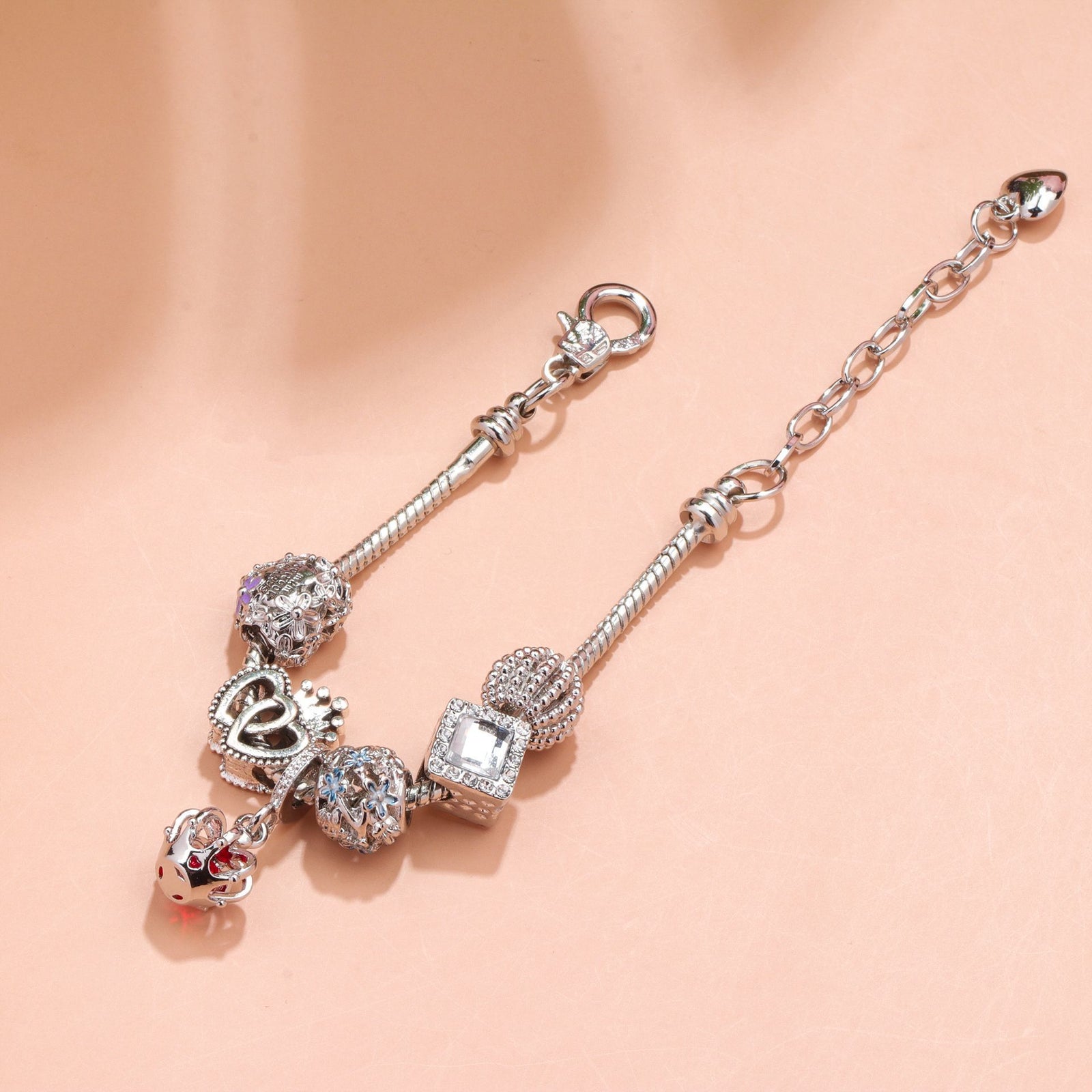 Hollow-out Rhinestone Heart Flower Charm Bracelet(Silver,19cm)