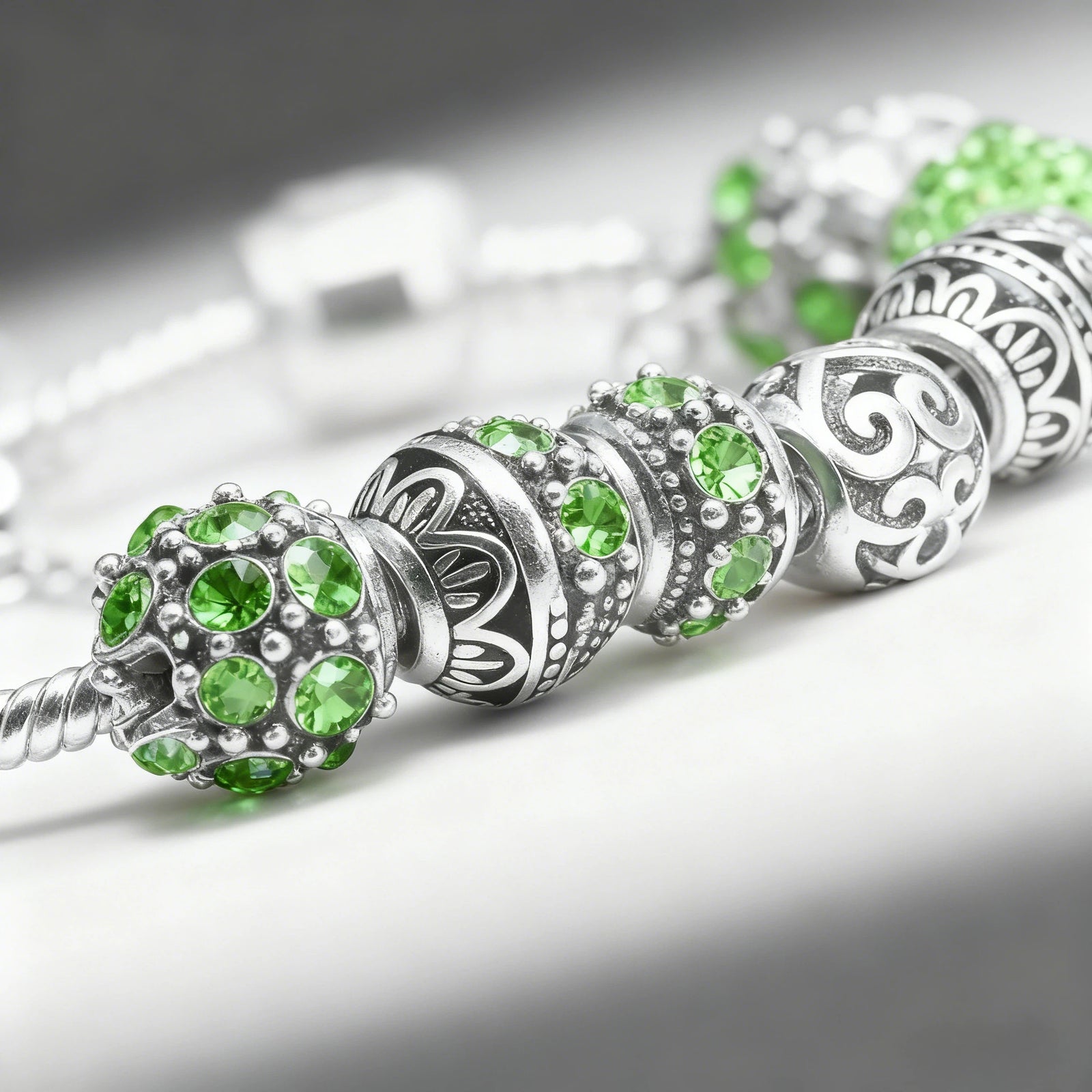 Women’s Vintage Silver-Plated Charm Bracelet - Crystal-Embedded Hollow Carved Multi-Bead Fashion Jewelry(green-18cm)