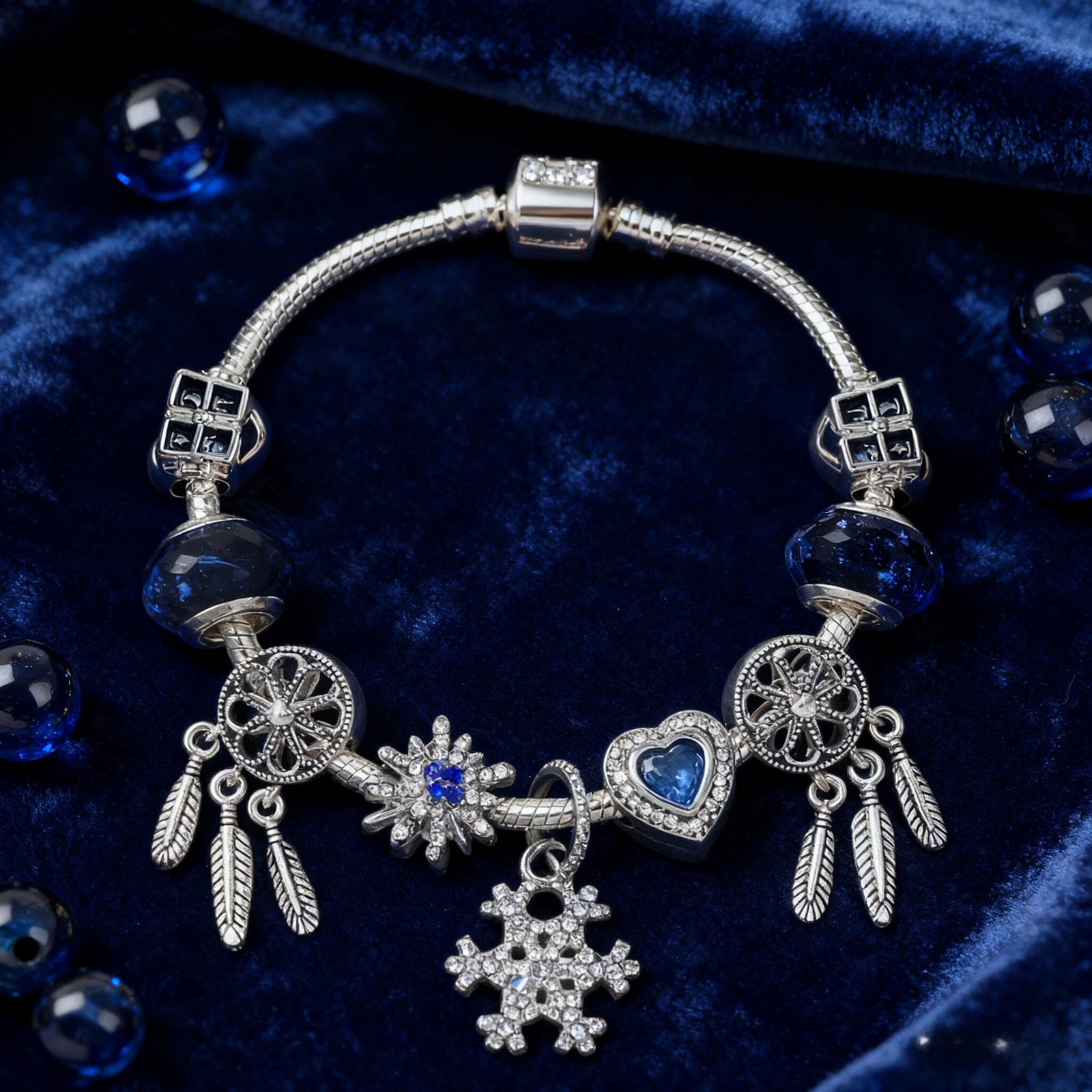 Pandora-Style Rhinestone Blue Cat’s Eye Heart Bracelet: Glass Beads, Dreamcatcher Feather Snowflake(19cm)