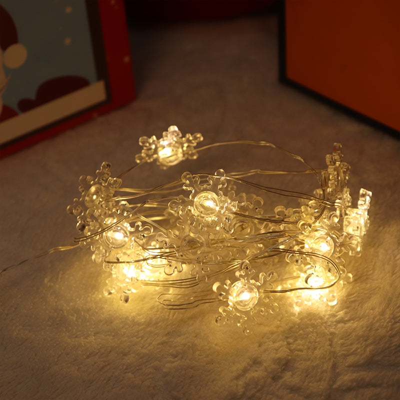 2m 20-LED Christmas Snowflake String Lights, Warm White, Battery Powered (2 x AA Batteries Required)