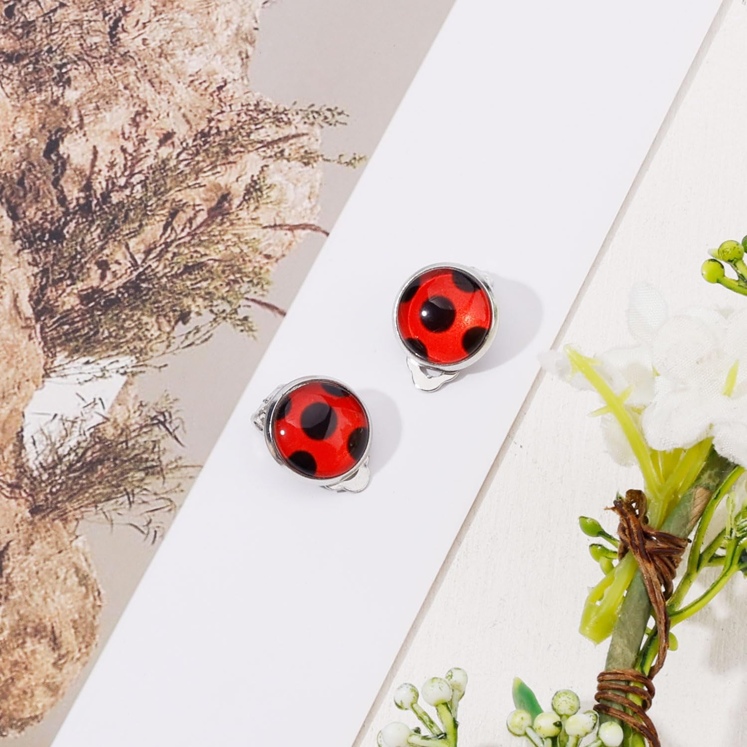 1 Pair Ladybug Earrings, Silver Clip Earrings Lady Bug Clip On Earrings Metal Red Bug Insect Stud Earrings Jewelry for Halloween Carnival