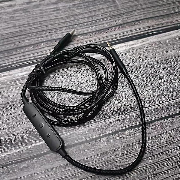 USB-C to 2.5mm Male Audio Cable Compatible with Bose QC25 QC35 QC35 II QC45 Headphones with Microphone