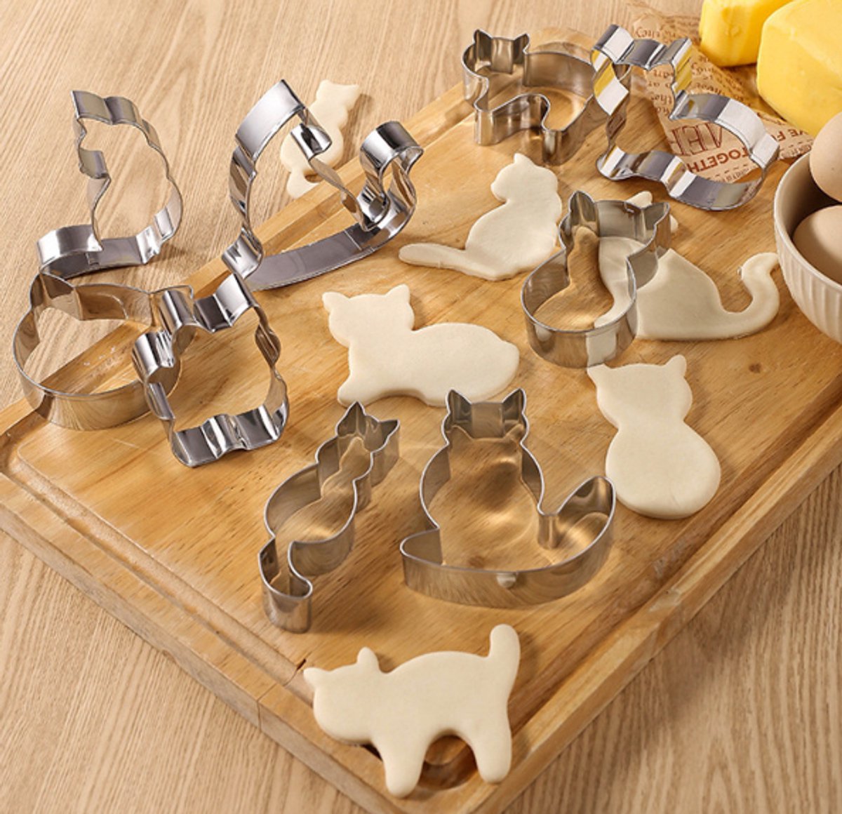Cookie Cutters Cat - 9 Piece Set - Stainless Steel Baking Cup Set - Cat Shaped Cookie Cutters and Baking Tools - Enjoy cooking with your kids.