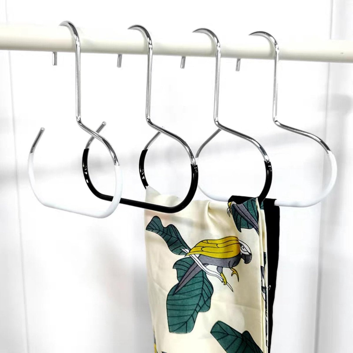 10-pack - Non-slip - Space-saving - Storage rack - Wardrobe belt/scarf hooks - Suitable for displaying hats, vests, ties, shawls (black)