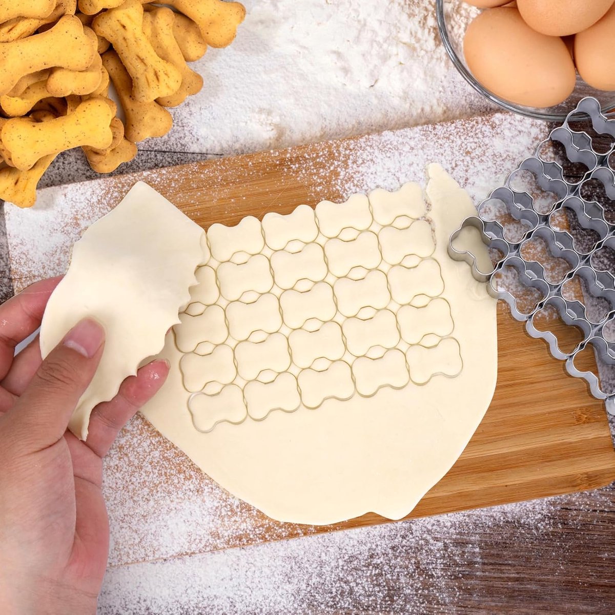 Bone Cookie Cutters - Stainless Steel Baking Cup Set - Kitchen & Baking Tools - With Cleaning Brush - Enjoy cooking with your kids.