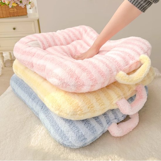 Cat Bed - Pet Mat - Soft and Warm Sleeping Mat for Cats and Small Pets, Comfortable and Cozy - Suitable for All Pets (Yellow,S:40 * 50cm)