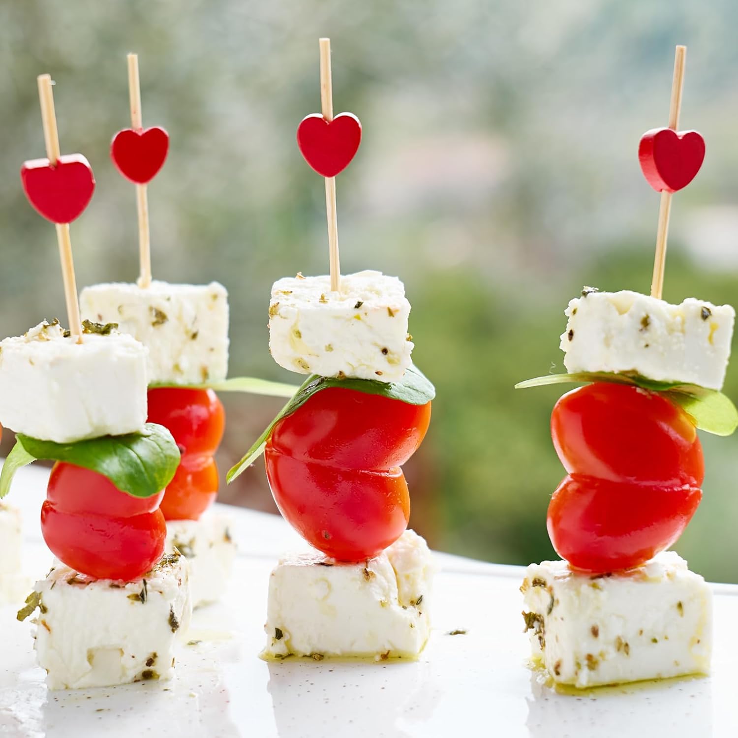 Cocktail sticks - Satay sticks - Tapas sticks - Hearts - Party supplies - Snacks - Valentine's Day - Wedding - Love - Decoration - Snacks - High Tea - Treat - Buffet - Cheese sticks - Wood - Bamboo - 12 cm - Red - 100 Pieces