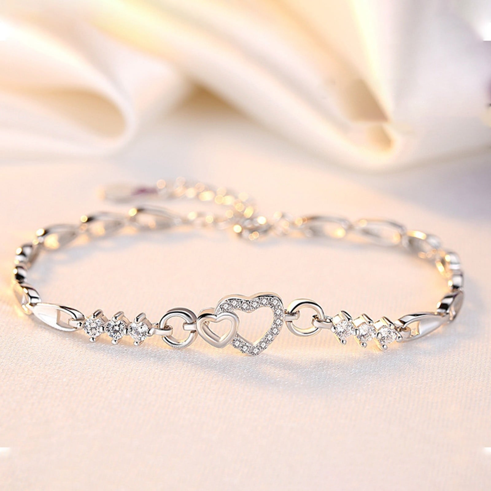 Chmadoxn Toddler Toys, Baby Toys Amethyst Plated 925 Bracelet Love Heart-shaped Hand Jewelry Female Zircon Heart To Heart Jewelry Toys for Kids, Birthday Gifts, First Birthday Gifts 2.3×2×0.8 in PP