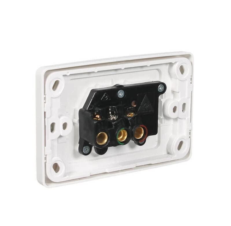 2000 Series Single Switch Socket Outlet, White Electric