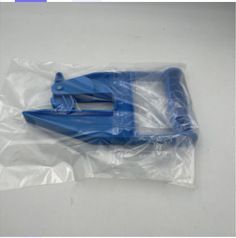 Handle the clip-2