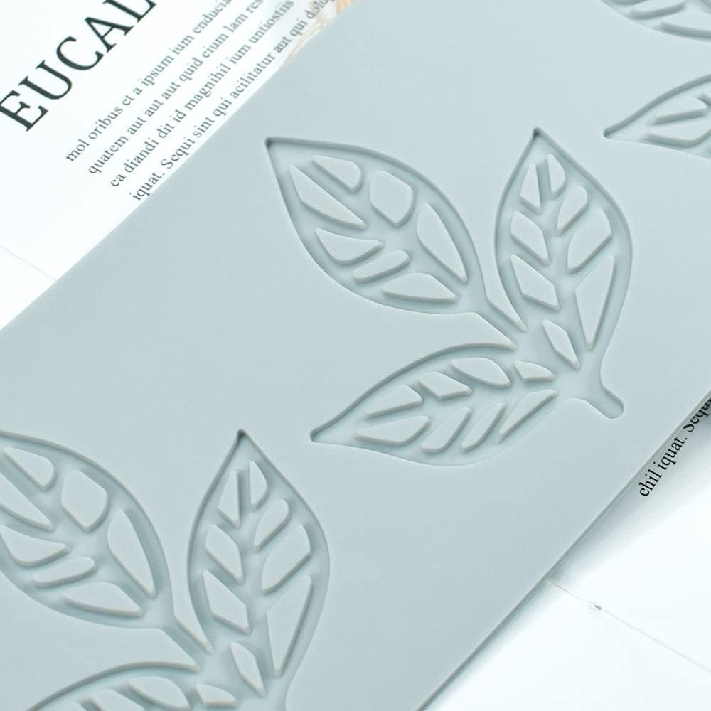 Baking Molds (3-Piece Set) - Silicone Baking Molds - Three Different Shapes - Maple Leaf, Clover, and Snowflake Patterns - Suitable for baking chocolate, candy, and cupcakes, this is a handy tool for creating fun homemade desserts