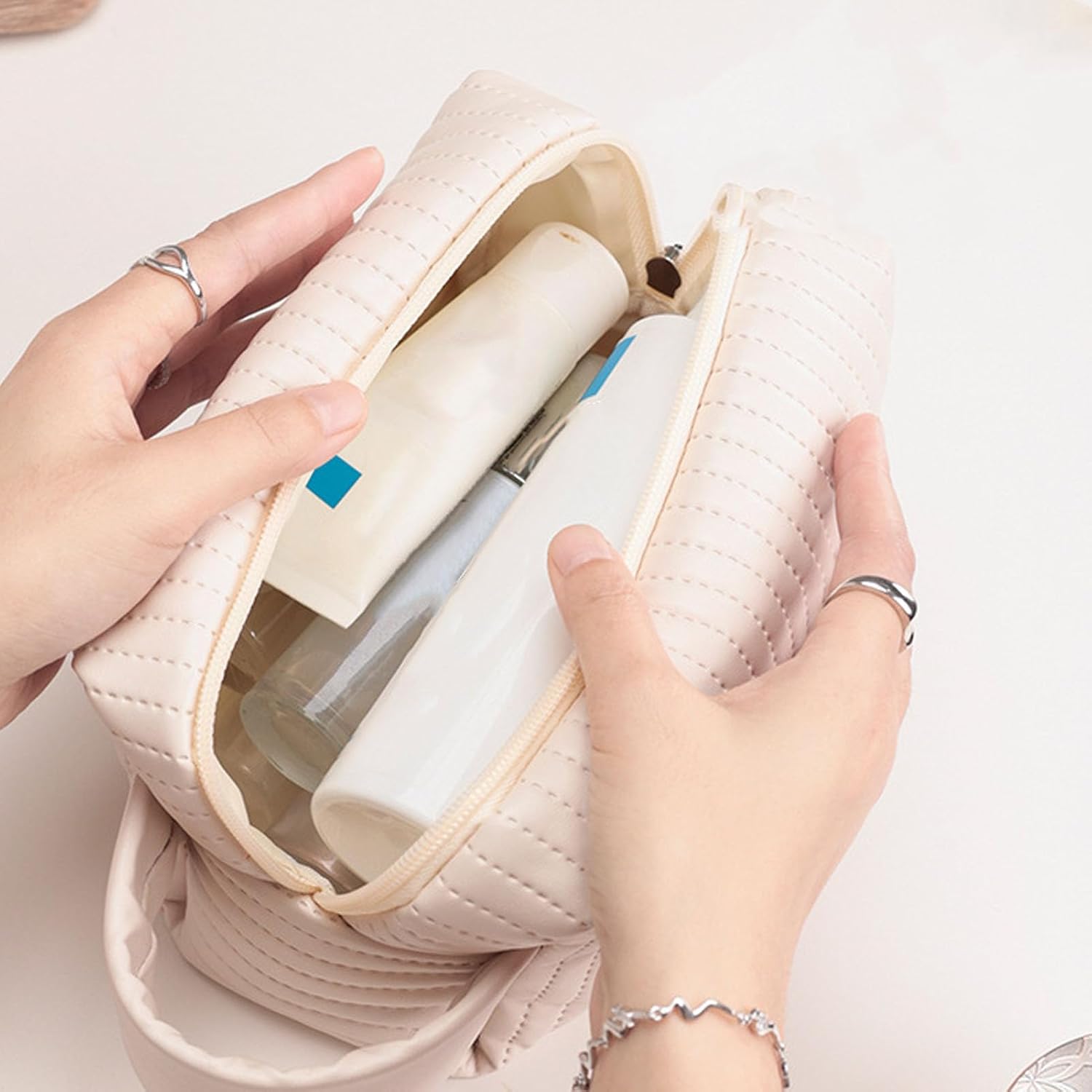 Travel Makeup Bag for Women, Large Capacity Cosmetic White Case Organizer Waterproof PU Toiletry Portable Handle with Multi Pockets