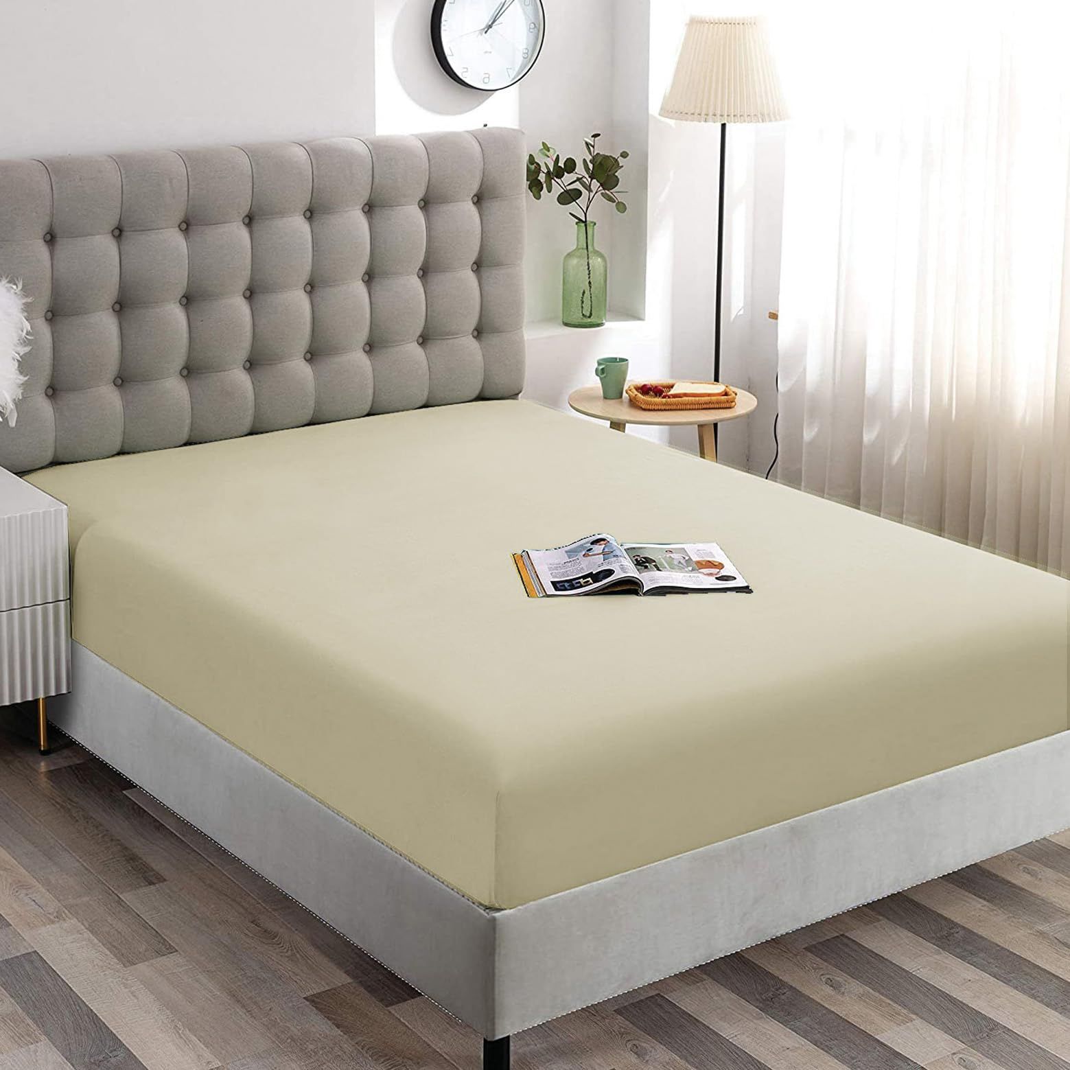 Hotel Quality Fitted Sheet - 1 Piece Fitted Sheet -Breathable Bedding - Wrinkle, Fade, Stain Resistant- 16inch/40cm Deep Pocket Fitted Bed Sheet-Wrinkle and Fade Resistant,(Cream White,Super King)