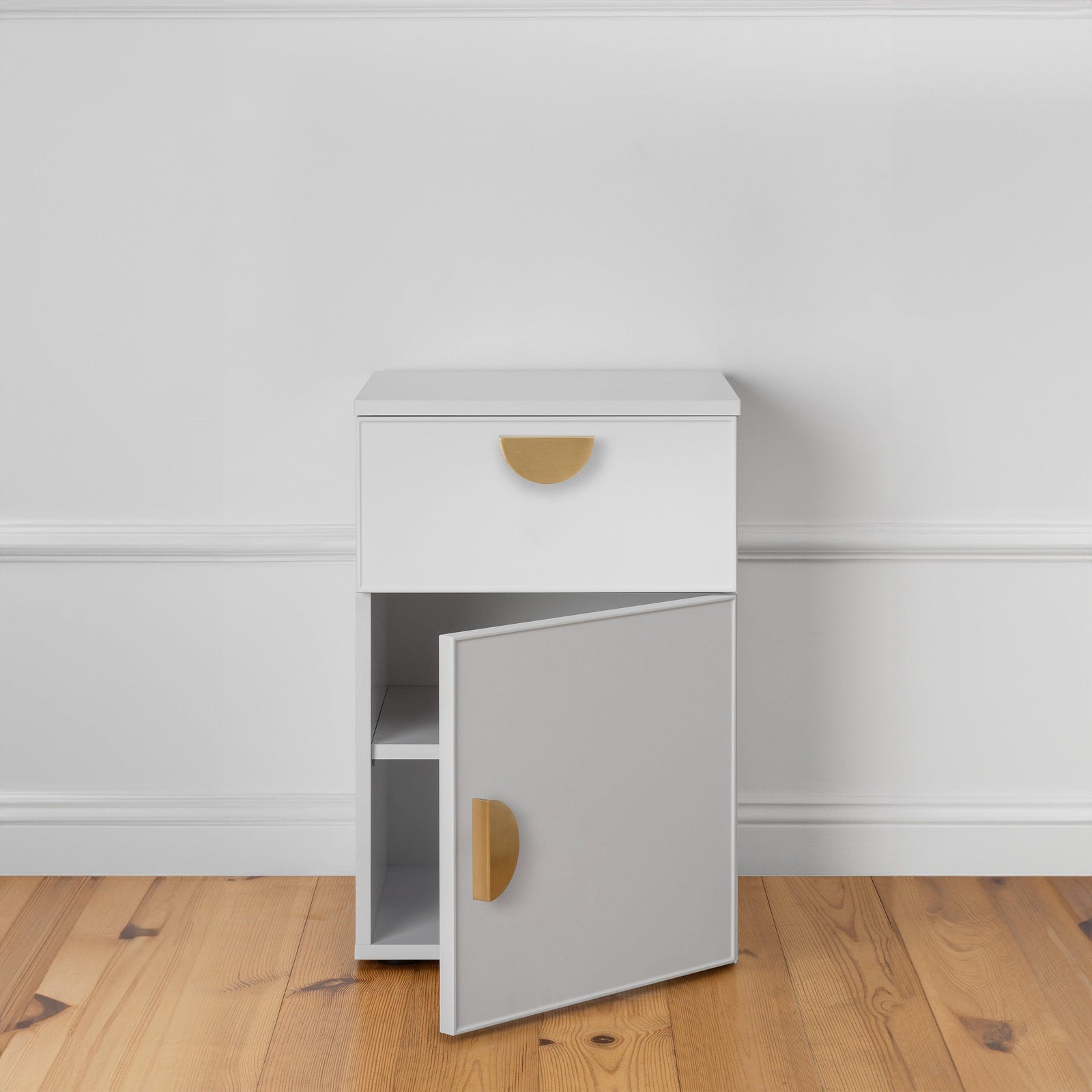 PORTO BEDSIDE TABLE - WHITE - SLIM - HALF MOON BRASS