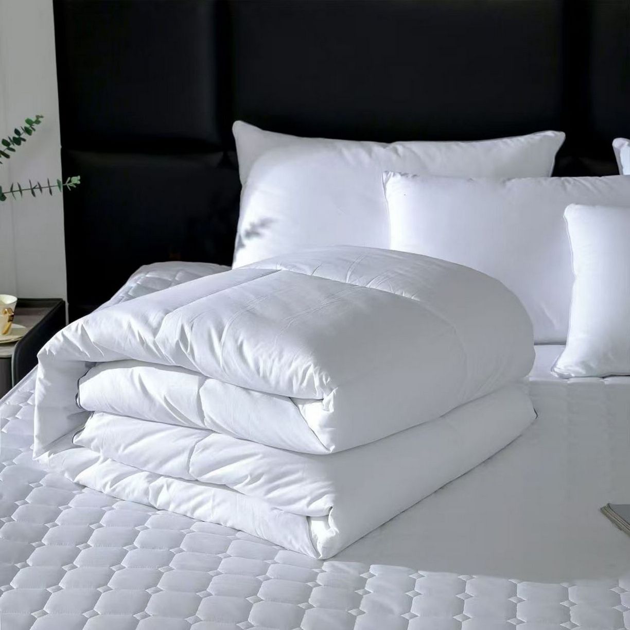Hotel Quality 400 Gsm Microfibre Duvet Insert with Box Stitching - Queen size 210cm x210 cm