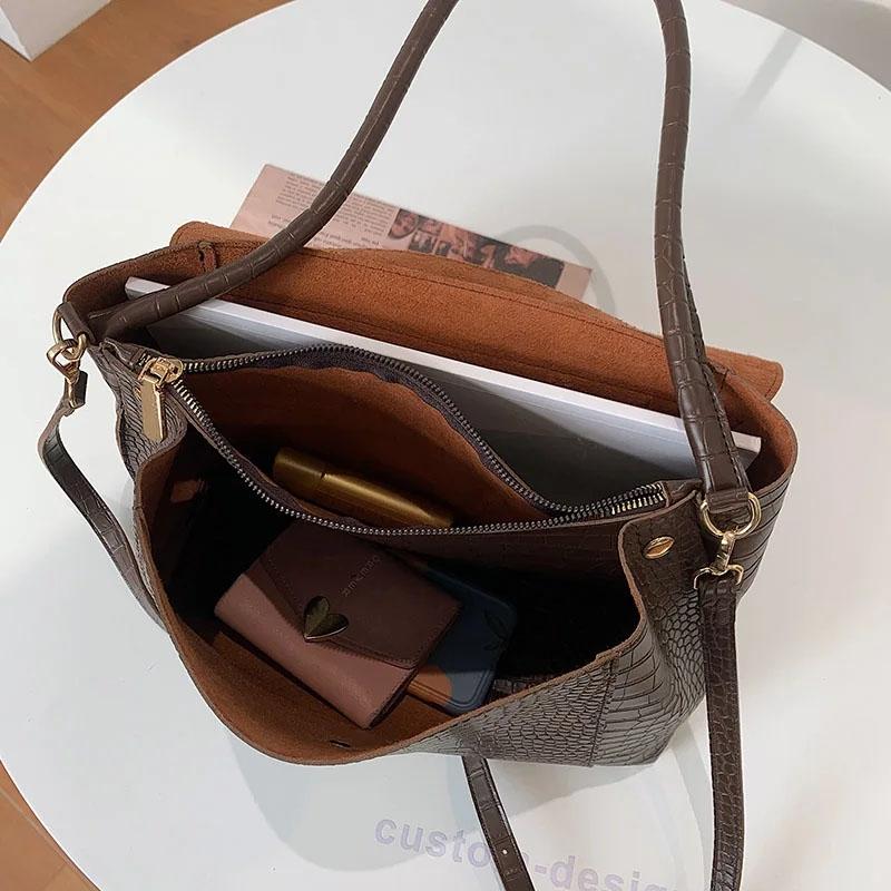 Stylish Winter Crossbody Tote For Women - Brown