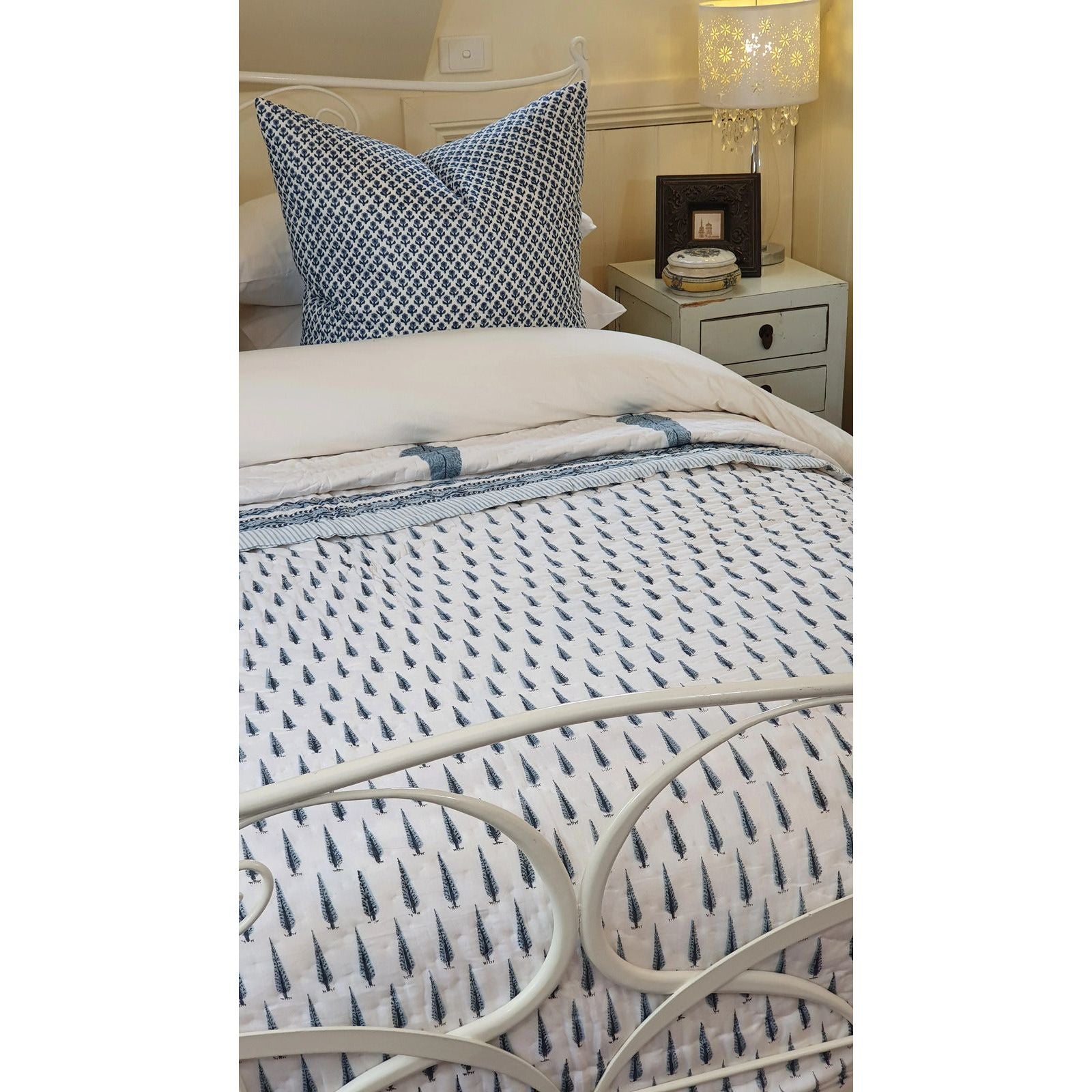 Pine Tree Reversible Quilt - Grey (King - 228 cm x 274 cm)