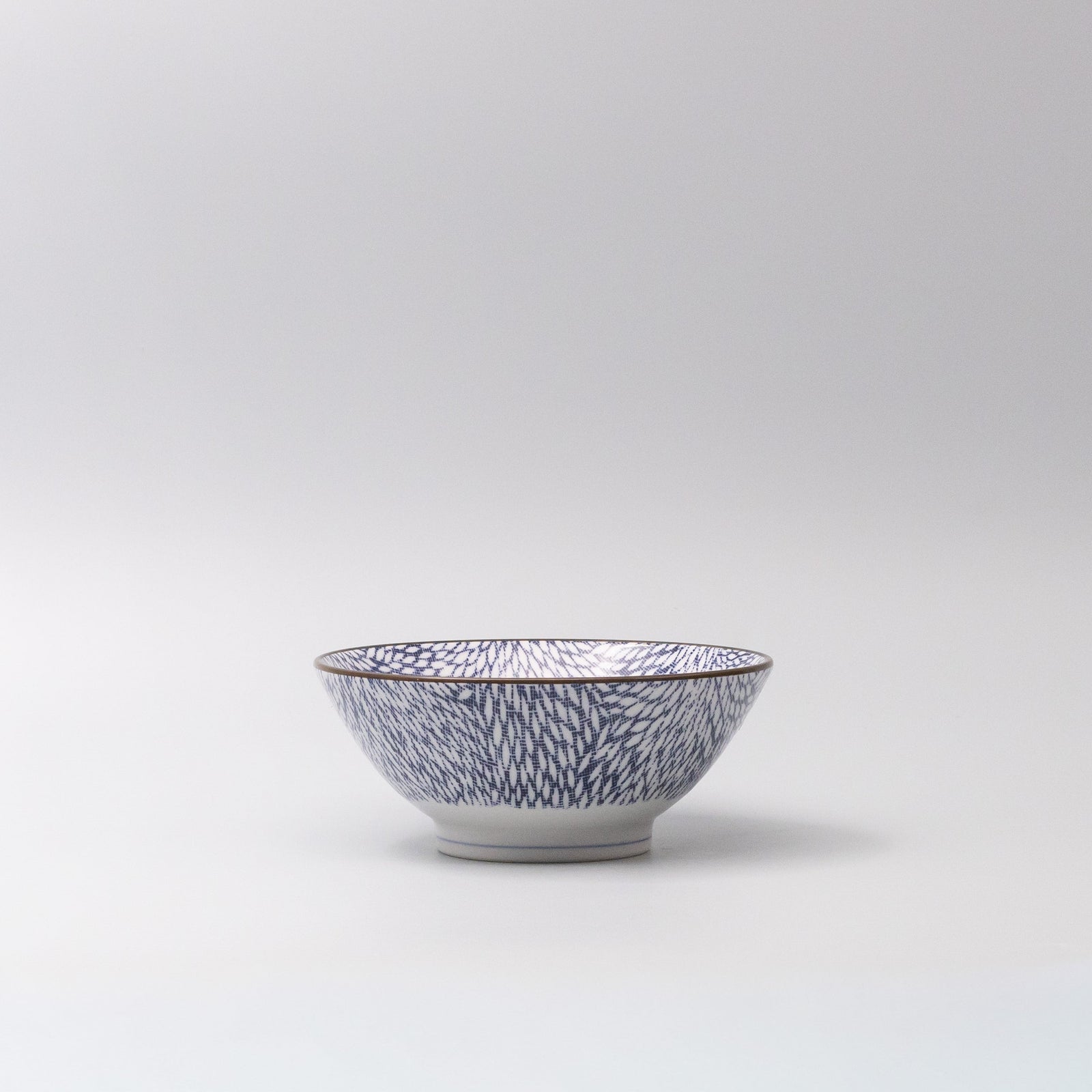 Udon Bowl 17.5cm Chrysanthemum Design
