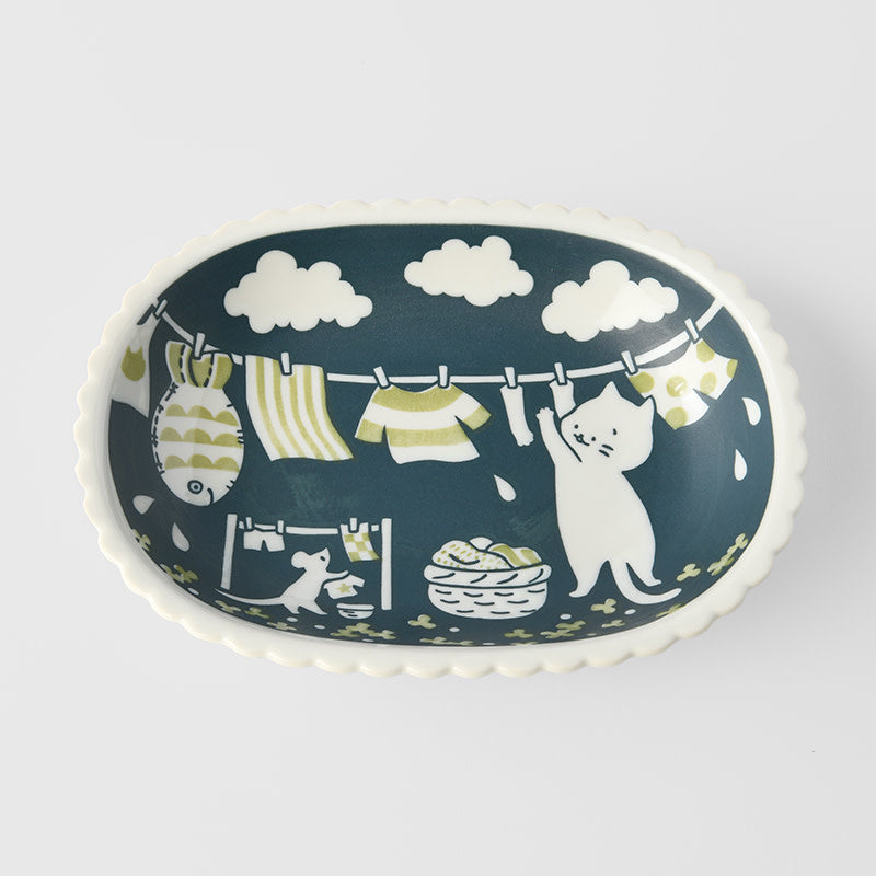 Bowl Oval 22.8cm Cat Clothes