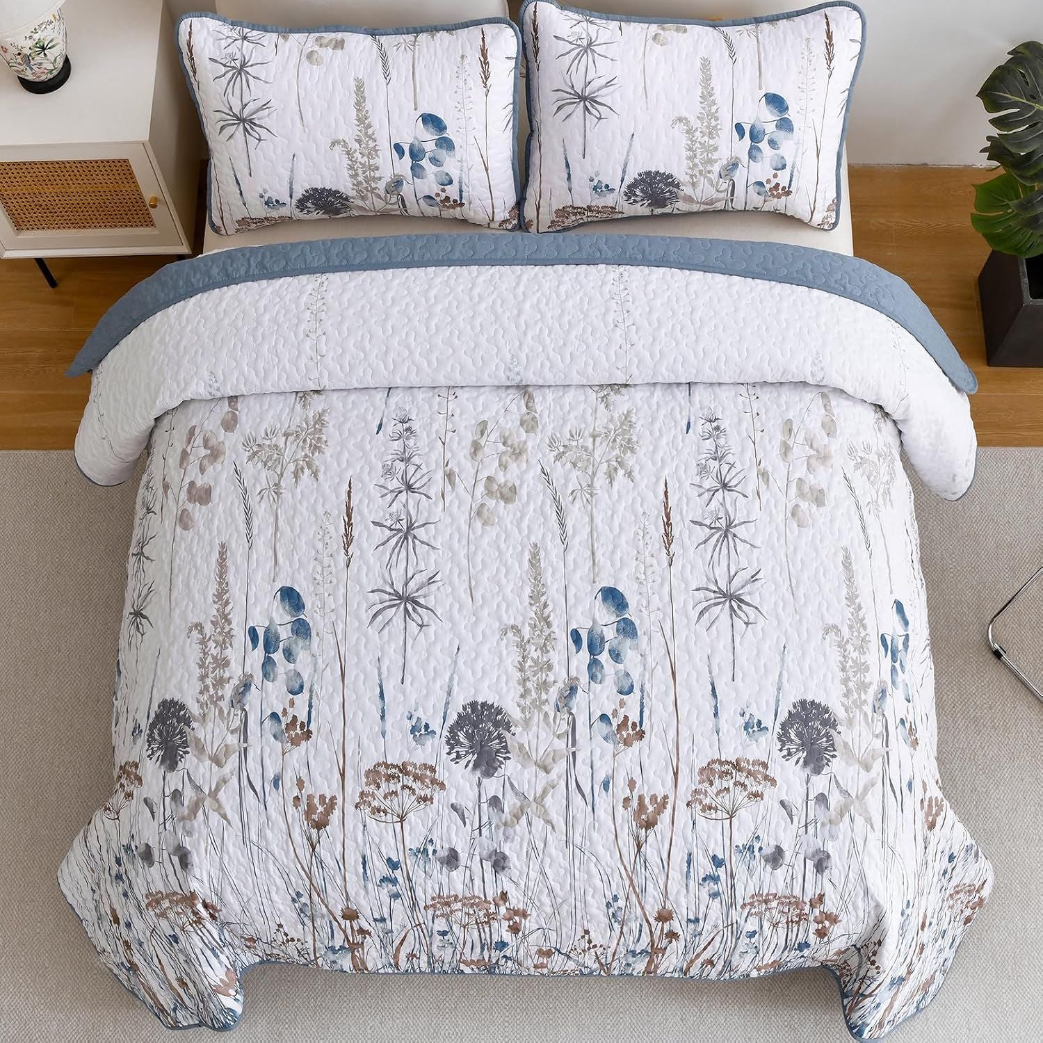 Blue Floral Botanical Charm Bedspread Coverlet 3 Piece Set