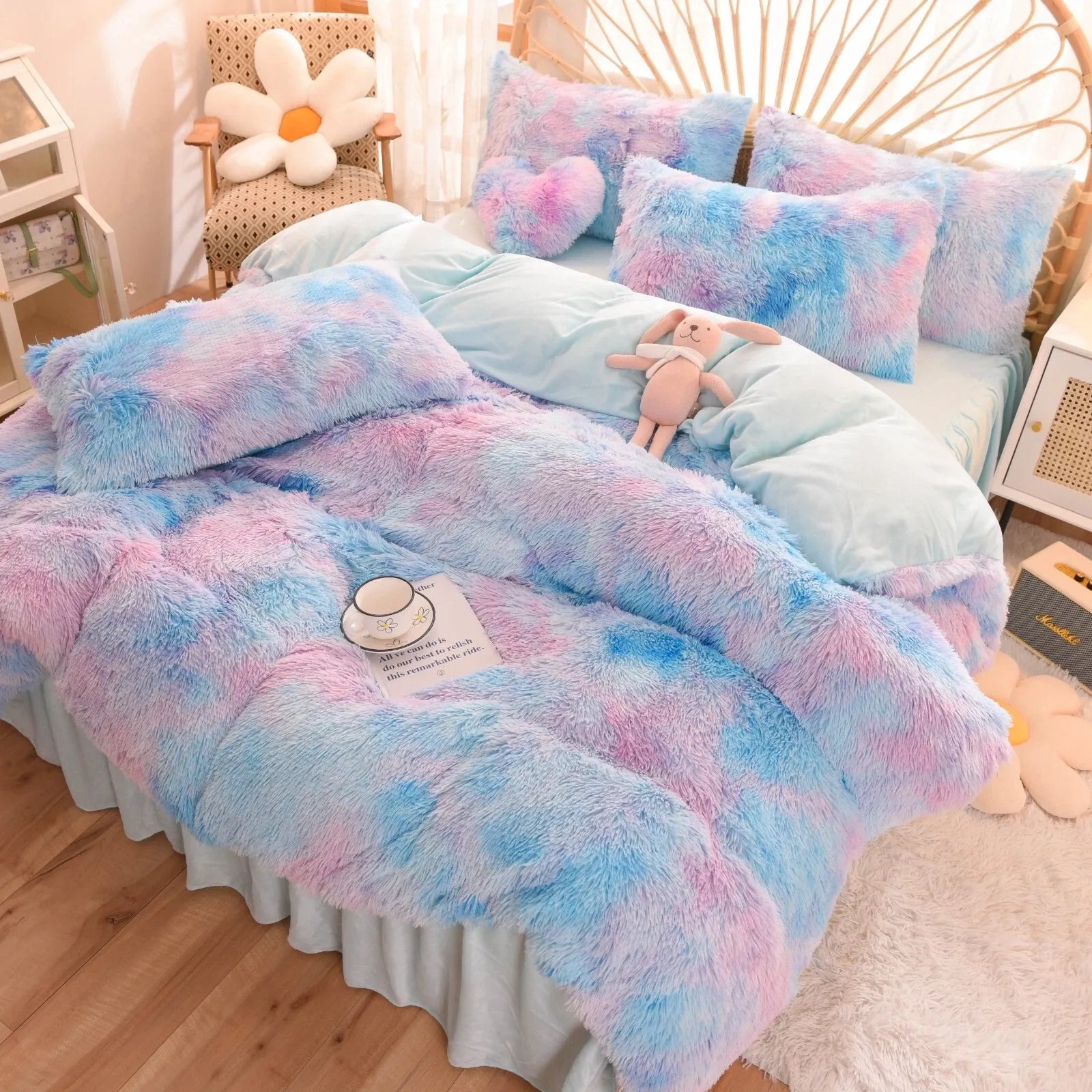Blue Plush Arabelle Leaf Quilt / Doona / Duvet Cover set