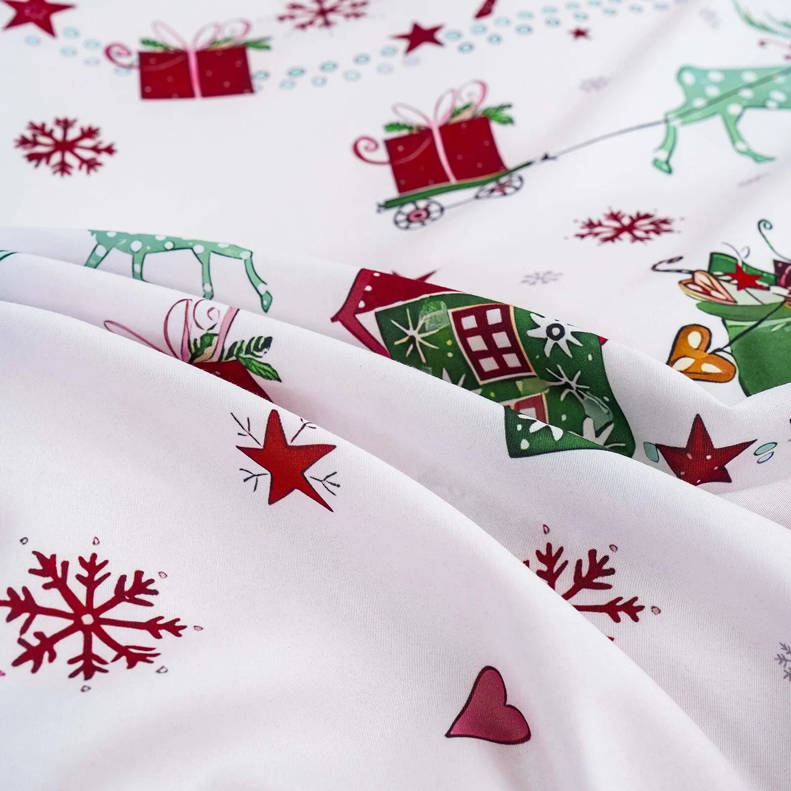 Christmas Siena Paisley Quilt / Doona / Duvet Cover set