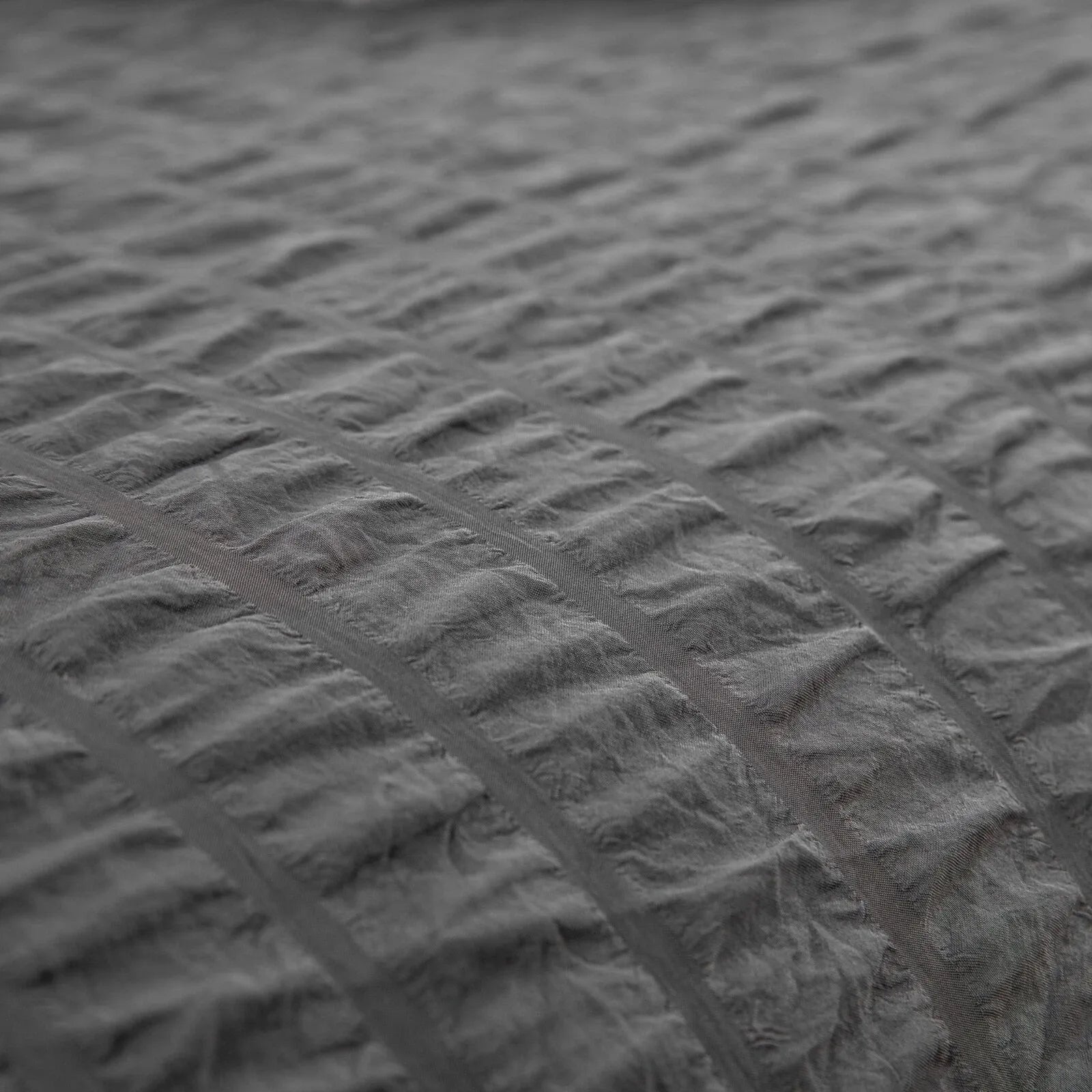 Seersucker Dark Geneva Elegance Quilt / Doona / Duvet Cover set