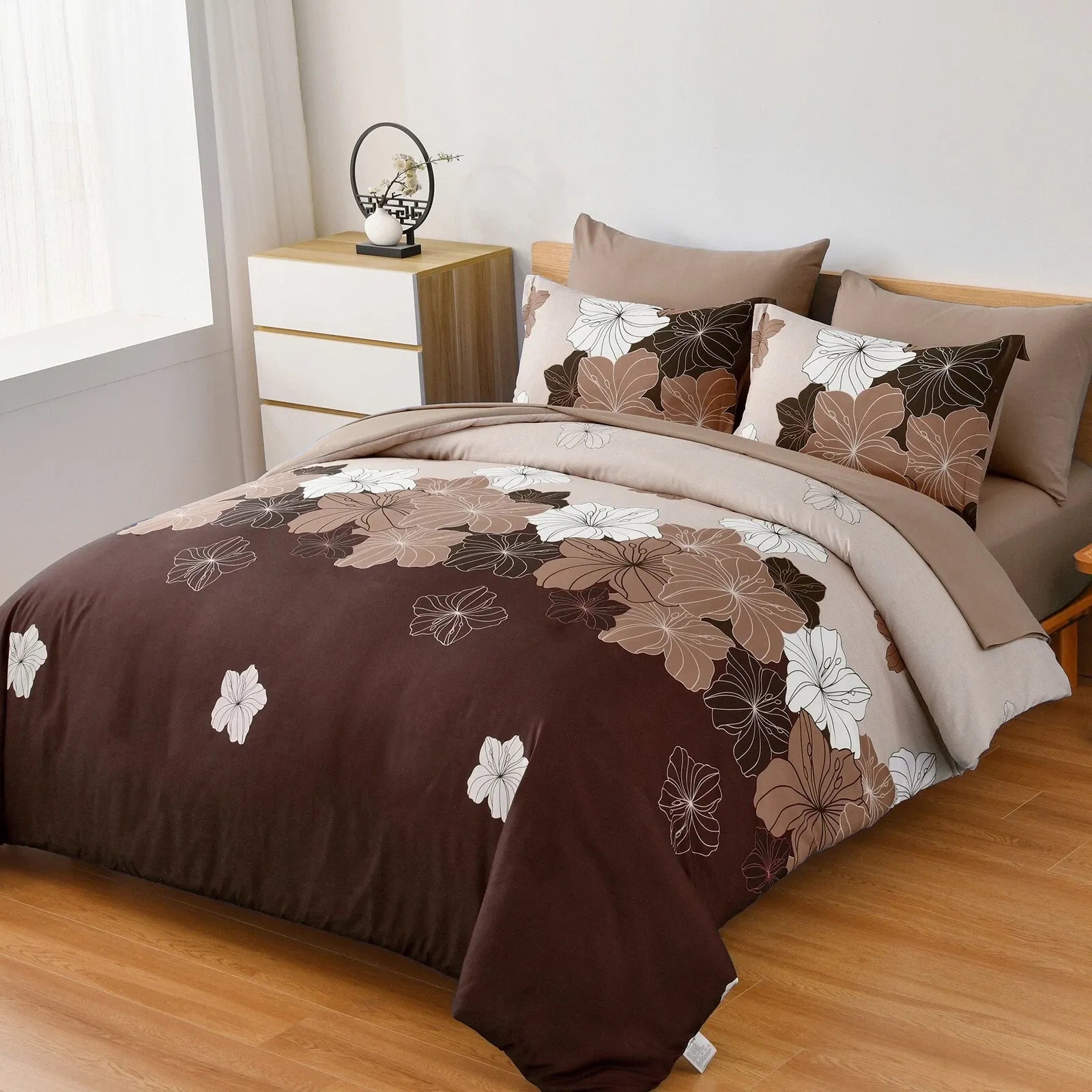 Butterfly Lisbon Botanical Quilt / Doona / Duvet Cover set