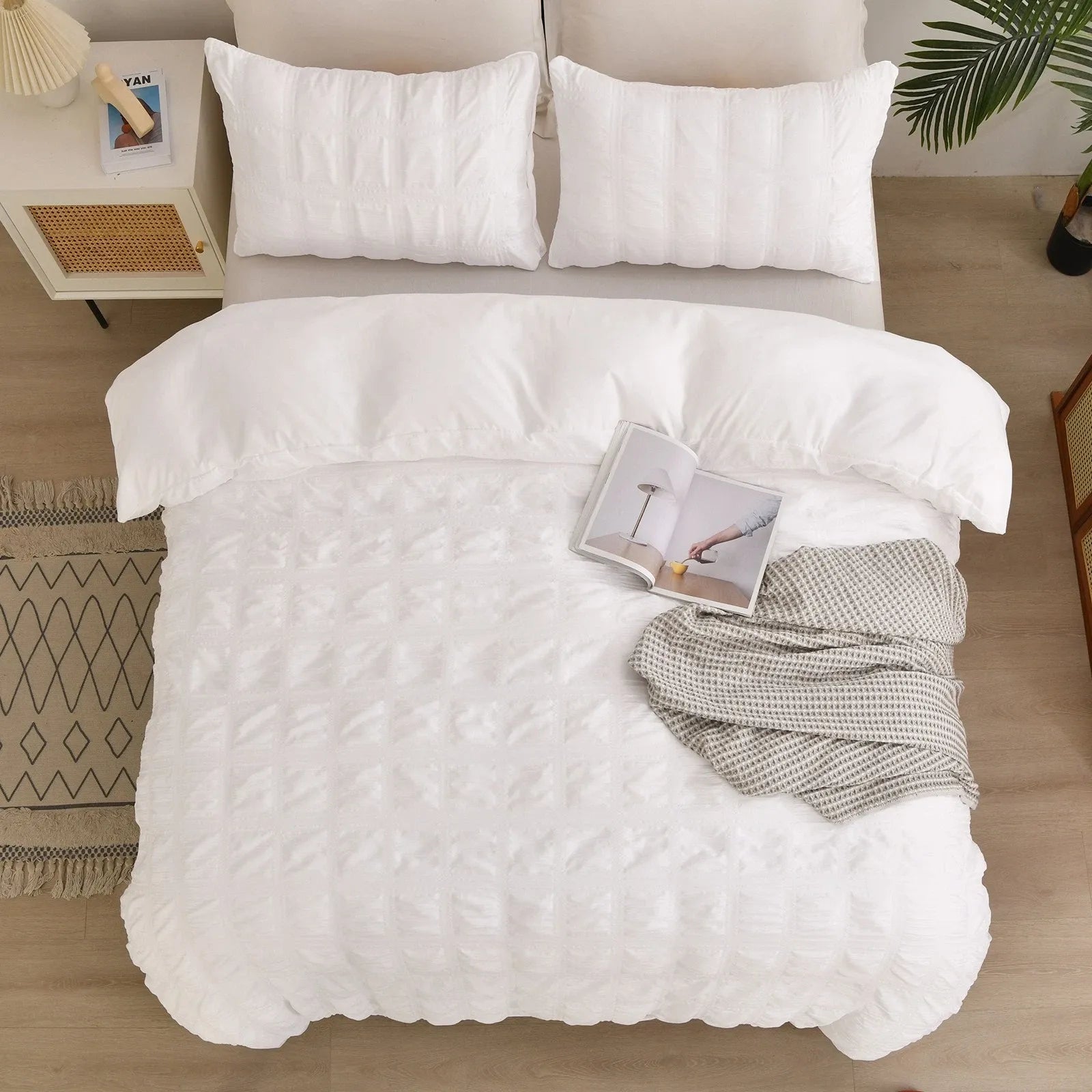 White Montreux Paisley Quilt / Doona / Duvet Cover set