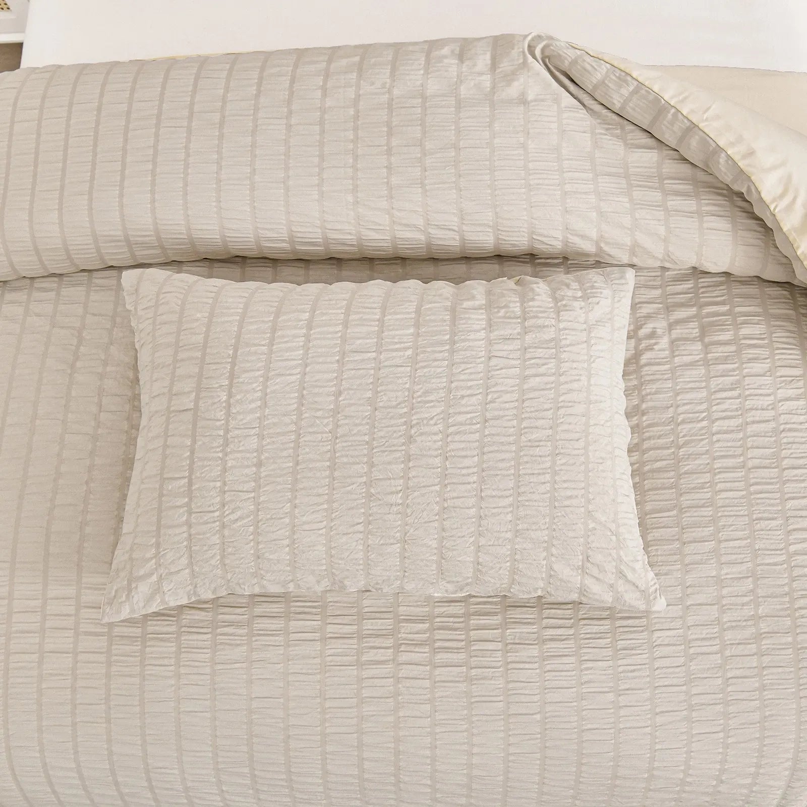 Stripe Lombardy Serenity Quilt / Doona / Duvet Cover set
