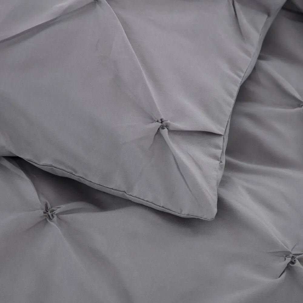 Aura Tuscany Dahlia Quilt / Doona / Duvet Cover set