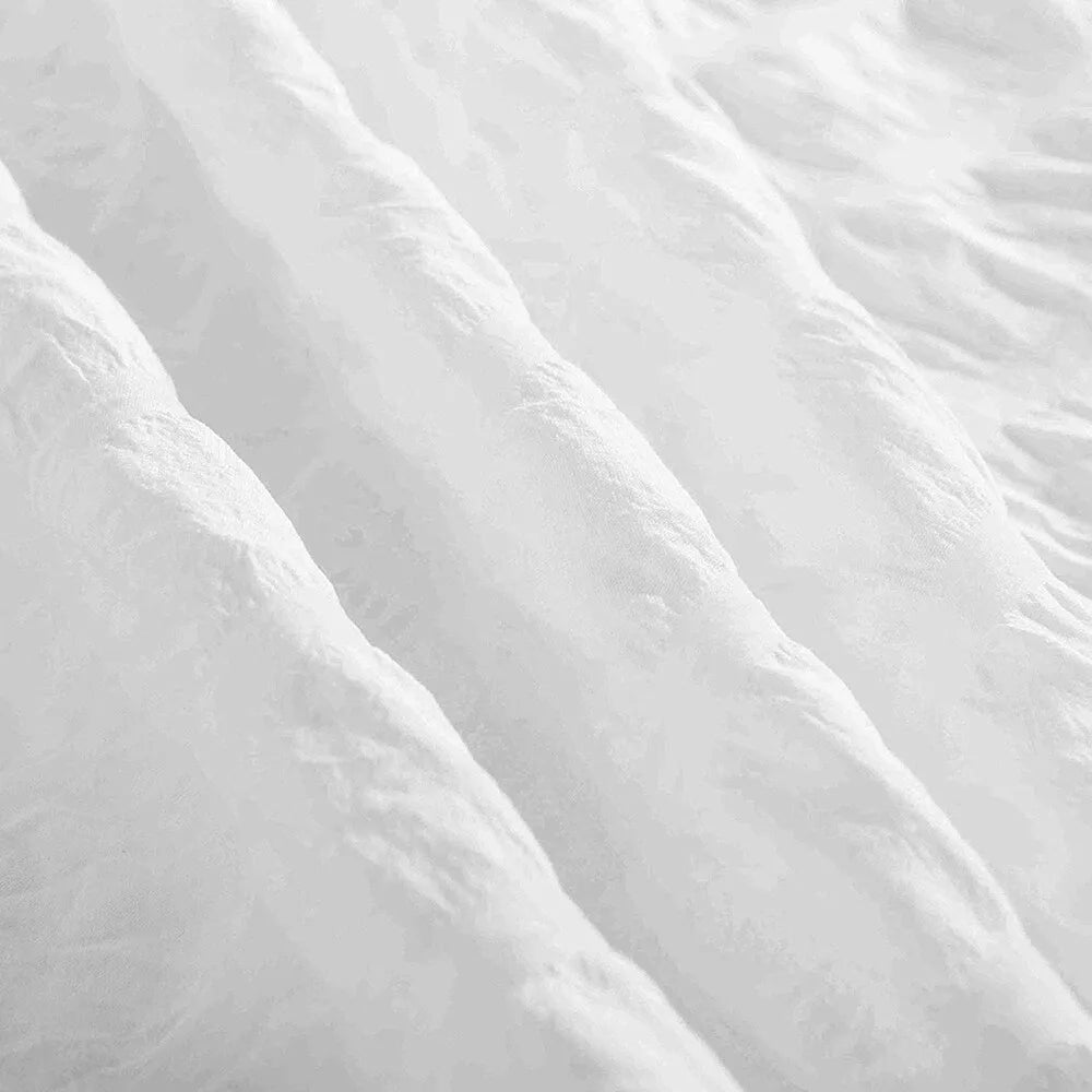 Seersucker White Valencia Dream Quilt / Doona / Duvet Cover set