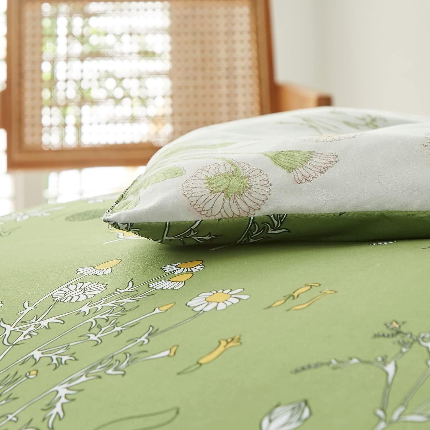 Vintage Delicate green bloom 3 Pc Comforter & Pillow Cover Set