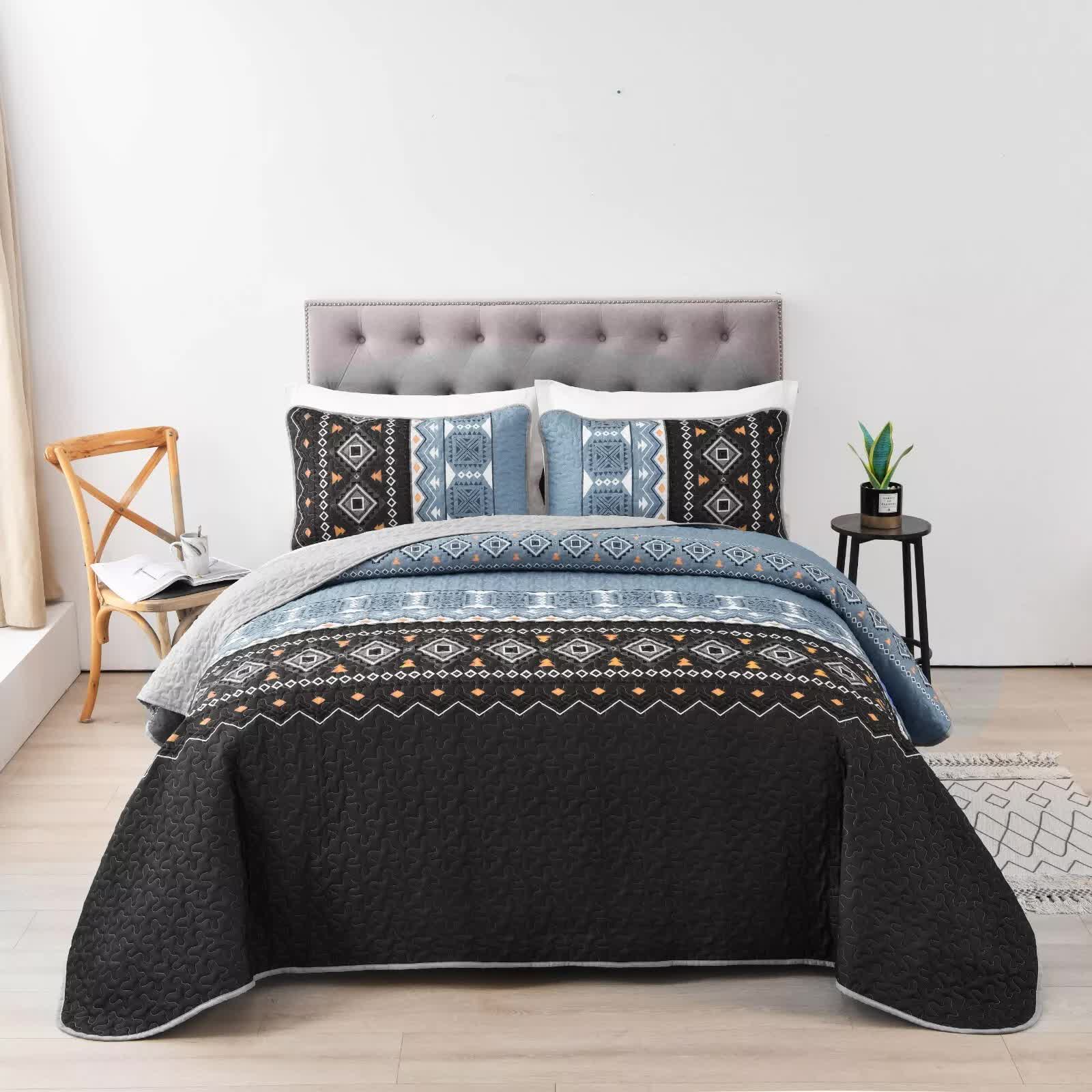 Ambient bloom sky black hour Comforter Set – Aesthetic 3-Piece Bedroom Mood