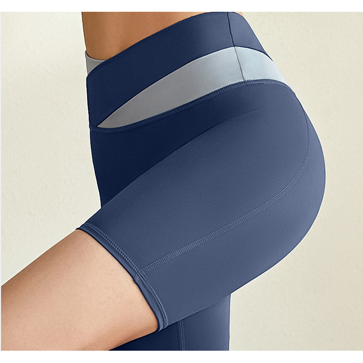 S Black Color-Block High-Waist Yoga Shorts - Seamless Scrunch Butt Anti-Chafing Workout Shorts