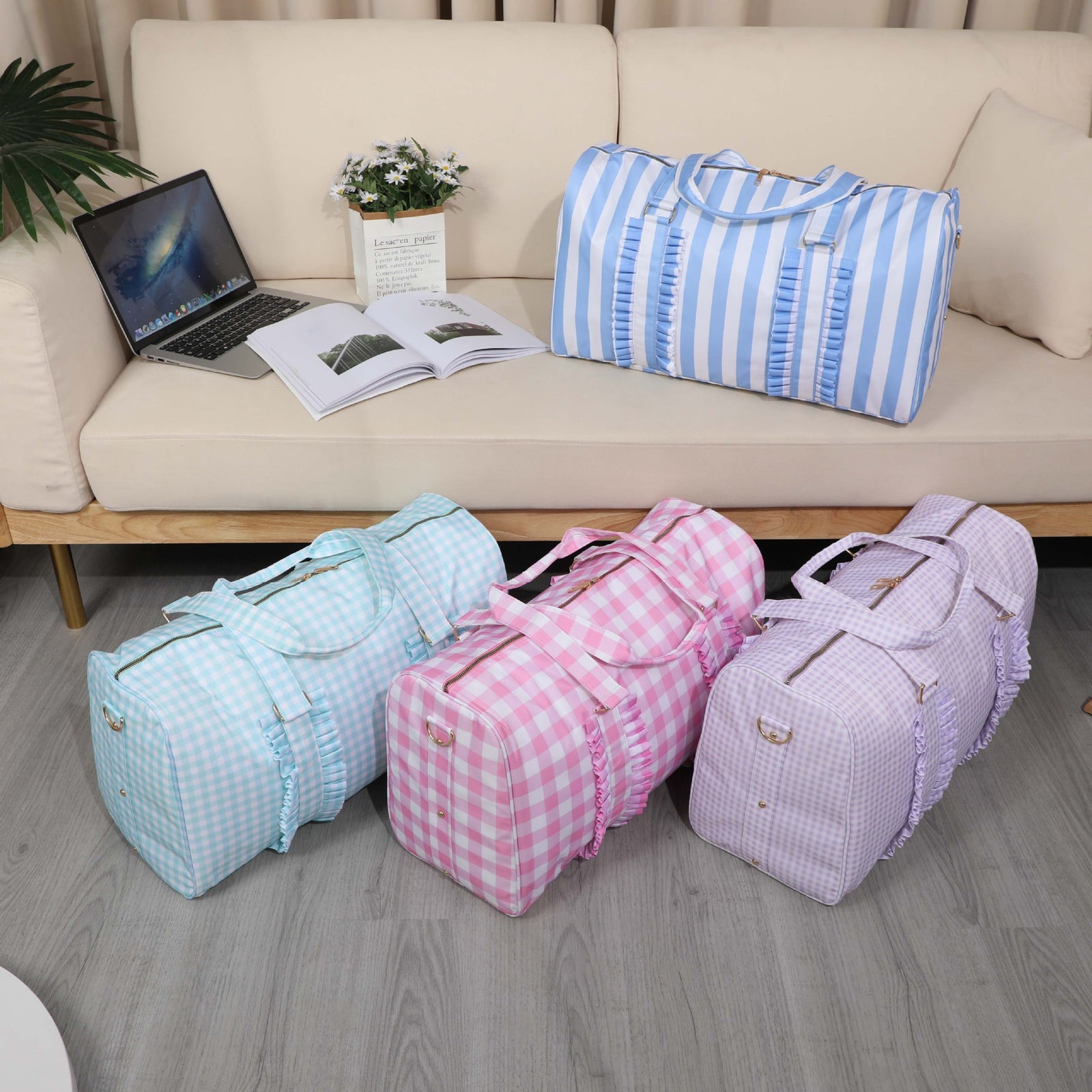 Pink Travel Bag with Large Capacity - Stylish Striped Backpack for Short Trips, 40x28x10cm