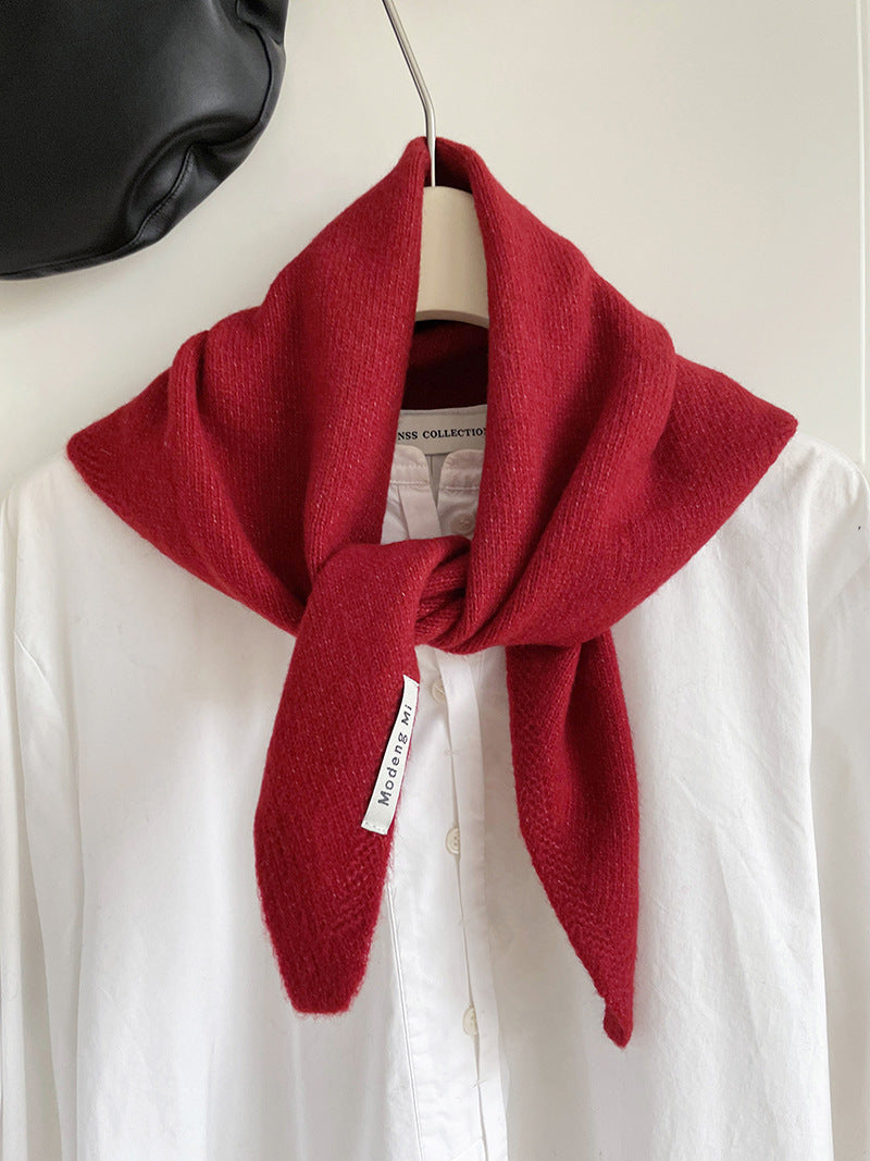Red Chic Wool Blend Knit Triangle Scarf - Versatile & Warm Fashion Accessory - 105 x 35cm