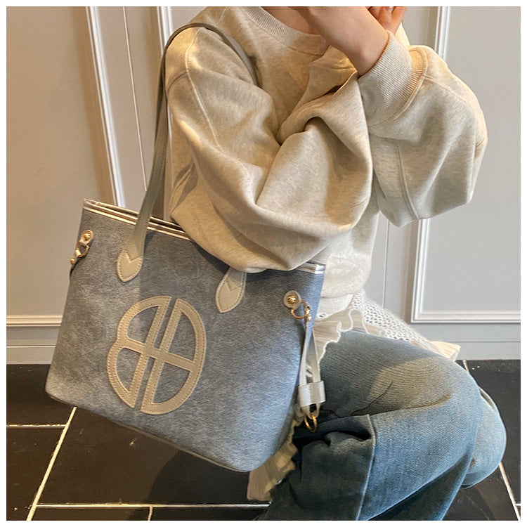 Stylish Large Capacity Tote Bag with PU Leather Trim & Logo Detail(black)